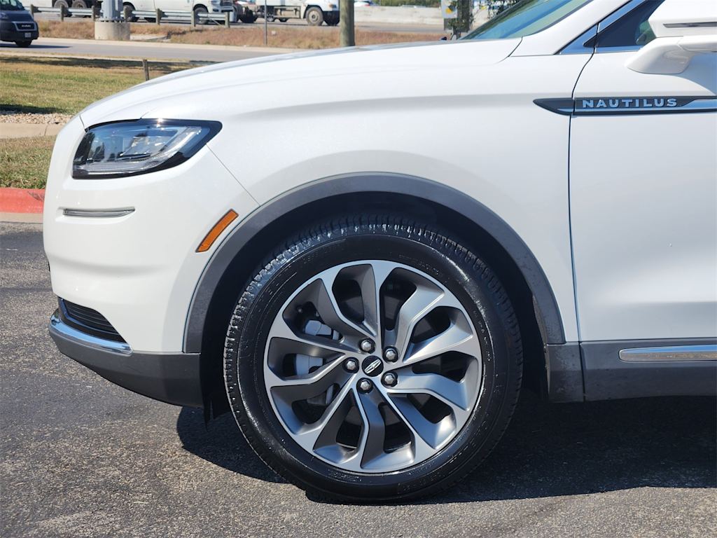 Thumbnail: 2022 Lincoln Nautilus - 7