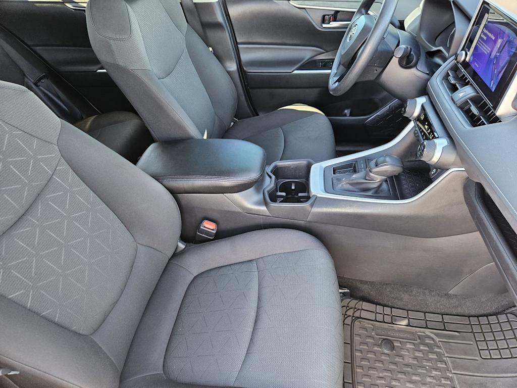 Thumbnail: 2024 Toyota RAV4 - 20