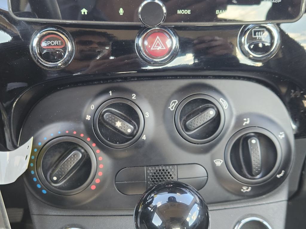 Thumbnail: 2015 Fiat 500 - 21