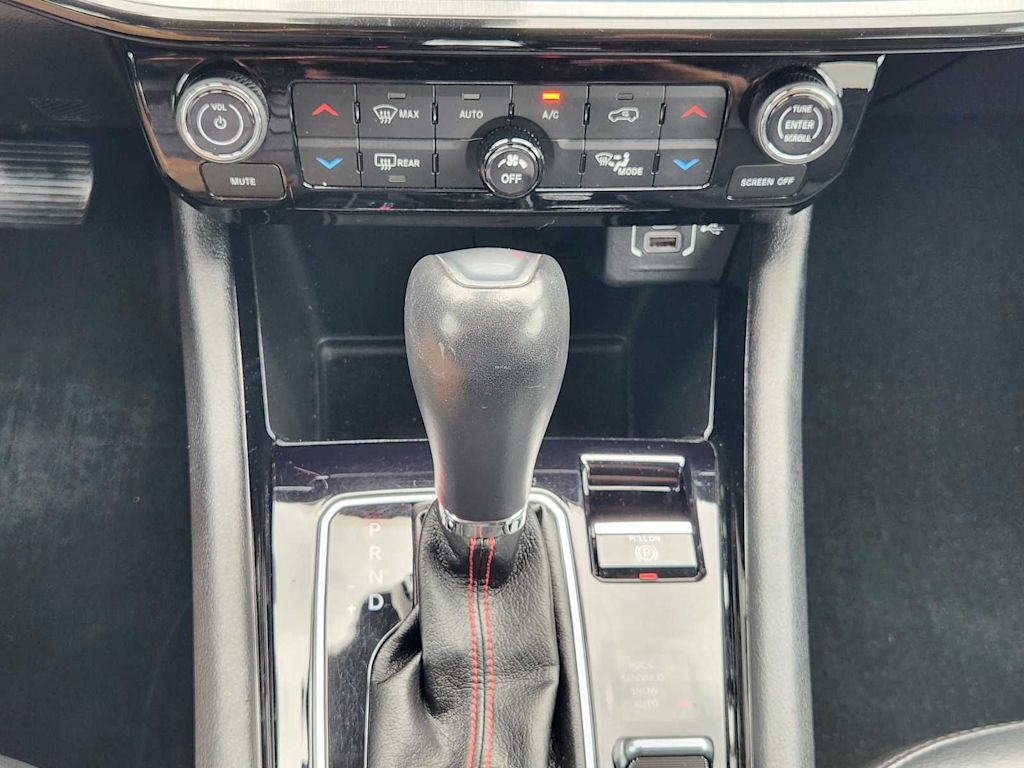 Thumbnail: 2022 Jeep Compass - 16