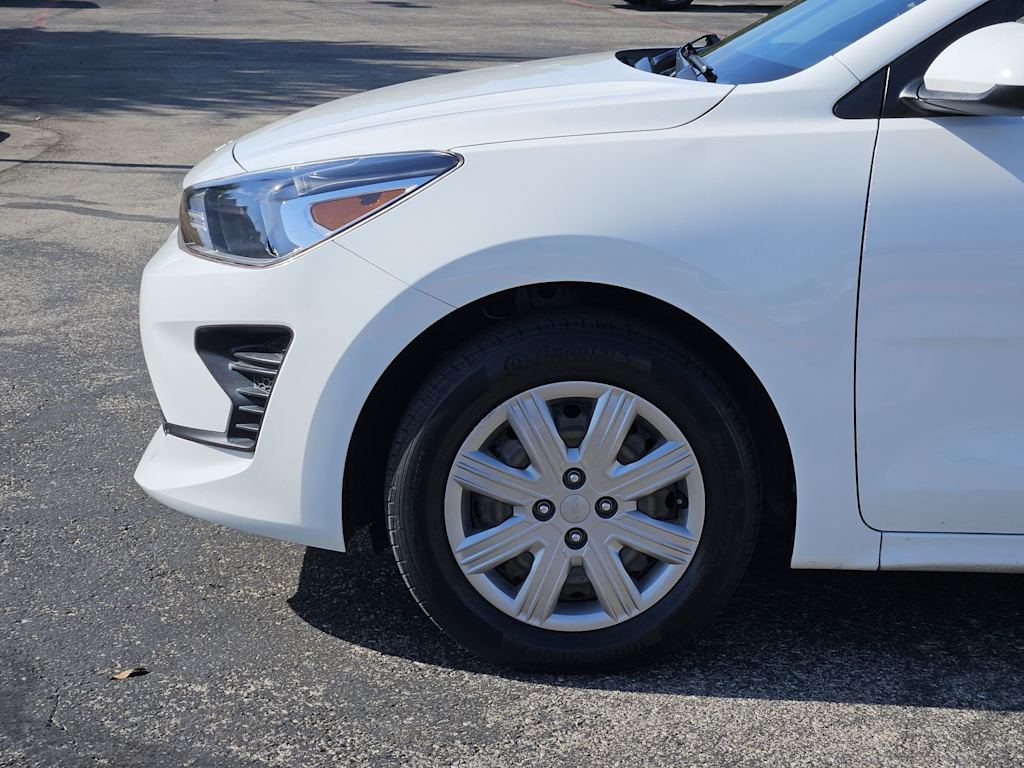 Thumbnail: 2023 Kia Rio - 5
