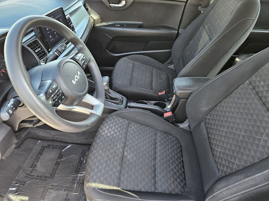 Thumbnail: 2023 Kia Rio - 9