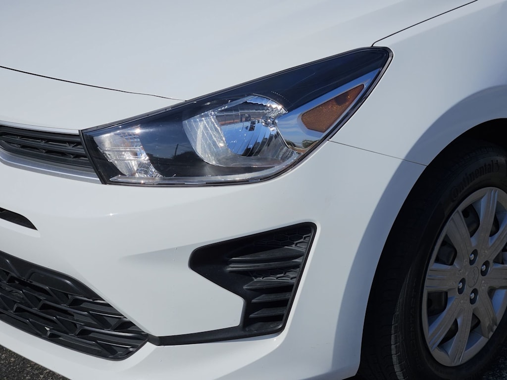 Thumbnail: 2023 Kia Rio - 18