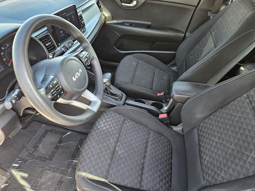 Thumbnail: 2023 Kia Rio - 8