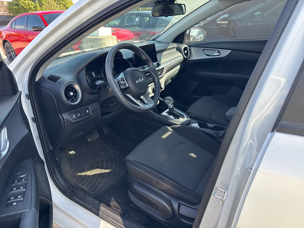 Thumbnail: 2024 Kia Forte - 5