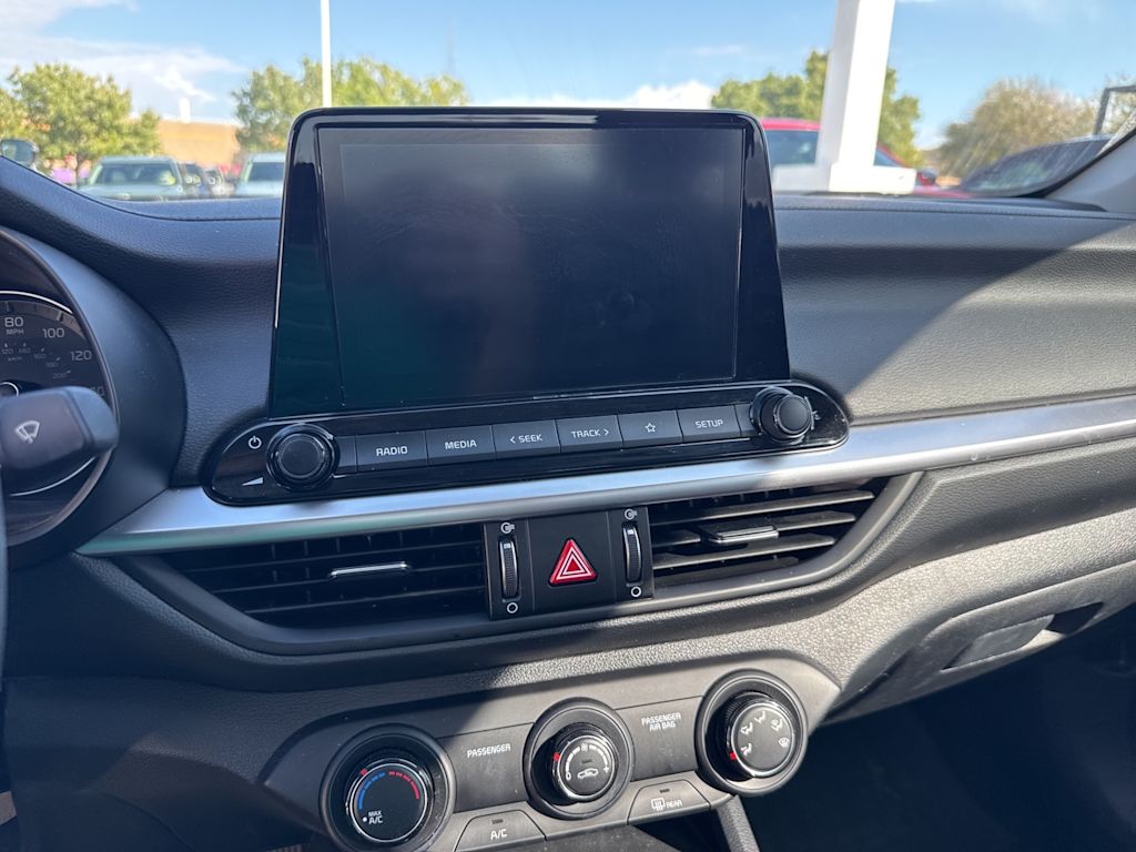 Thumbnail: 2024 Kia Forte - 7