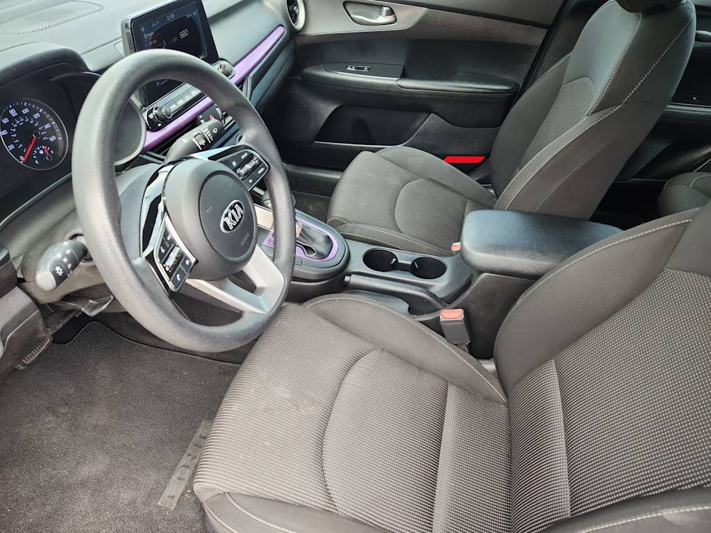 Thumbnail: 2020 Kia Forte - 8