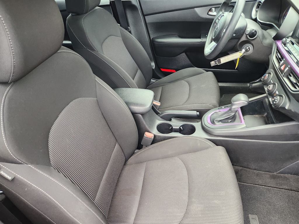 Thumbnail: 2020 Kia Forte - 21