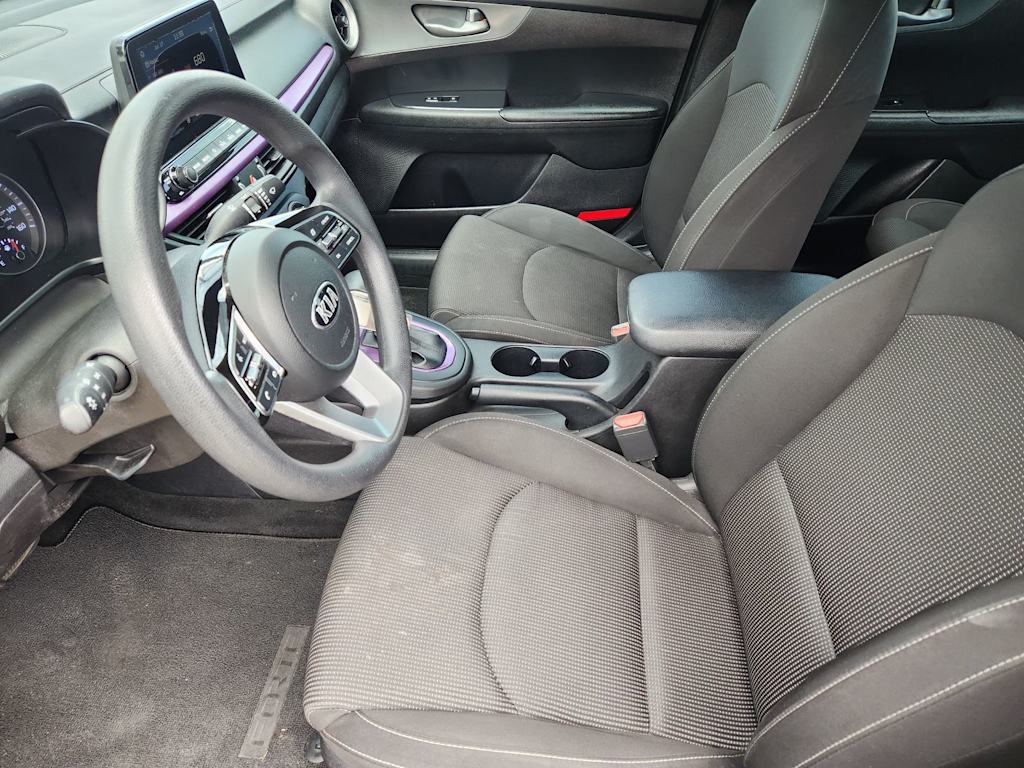 Thumbnail: 2020 Kia Forte - 9