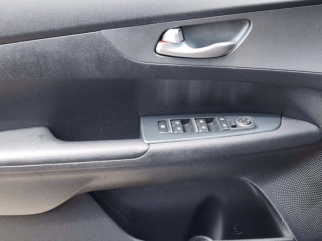 Thumbnail: 2020 Kia Forte - 26