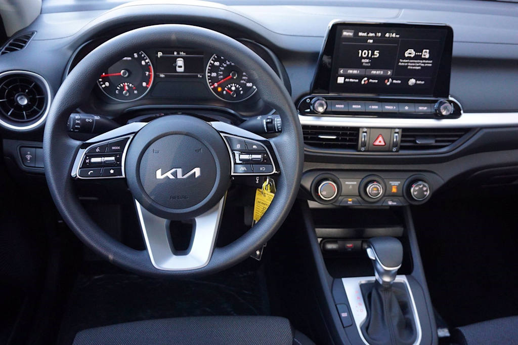 2024 Kia Forte LXS 11