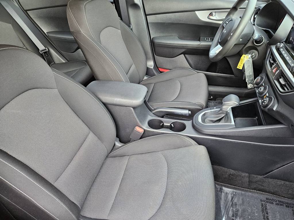 Thumbnail: 2024 Kia Forte - 21