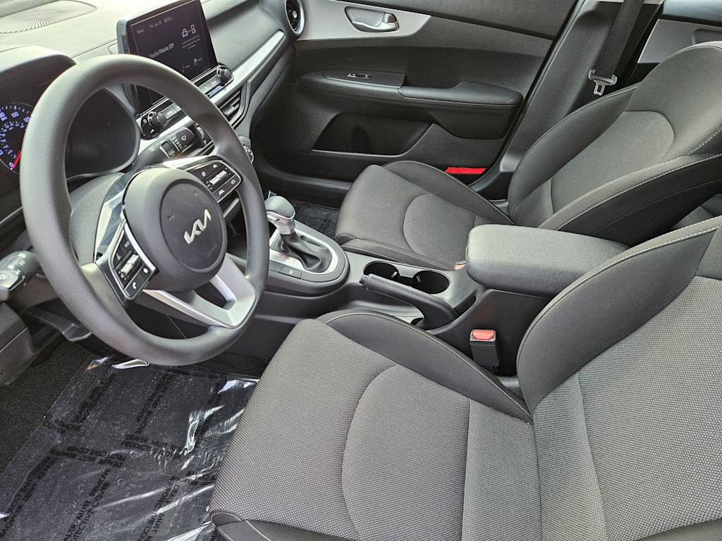 Thumbnail: 2024 Kia Forte - 8