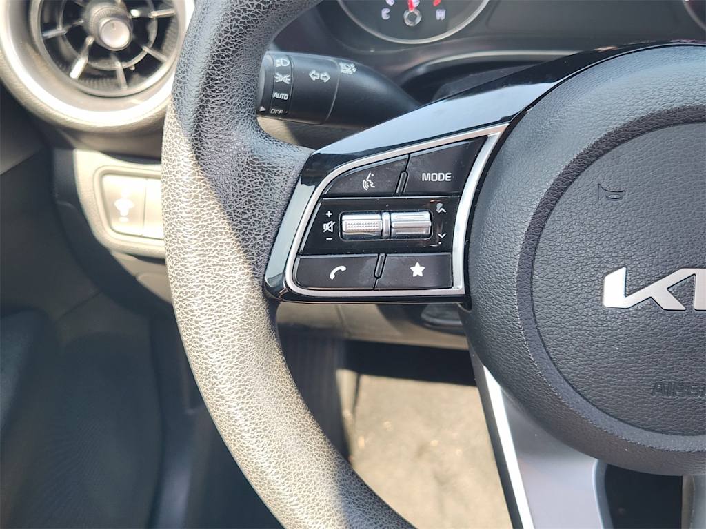 Thumbnail: 2024 Kia Forte - 28