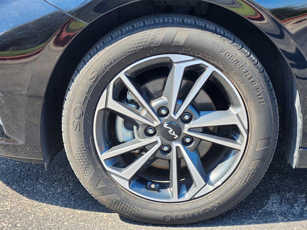 Thumbnail: 2024 Kia Forte - 21