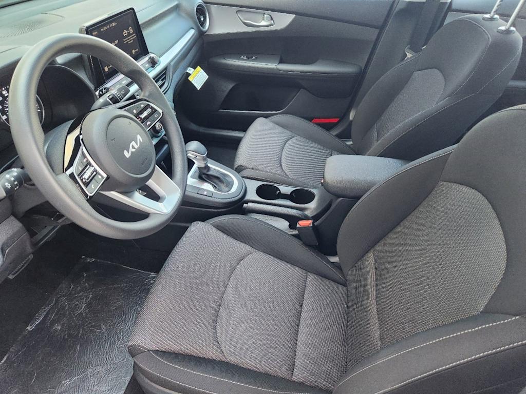 2024 Kia Forte LX 10