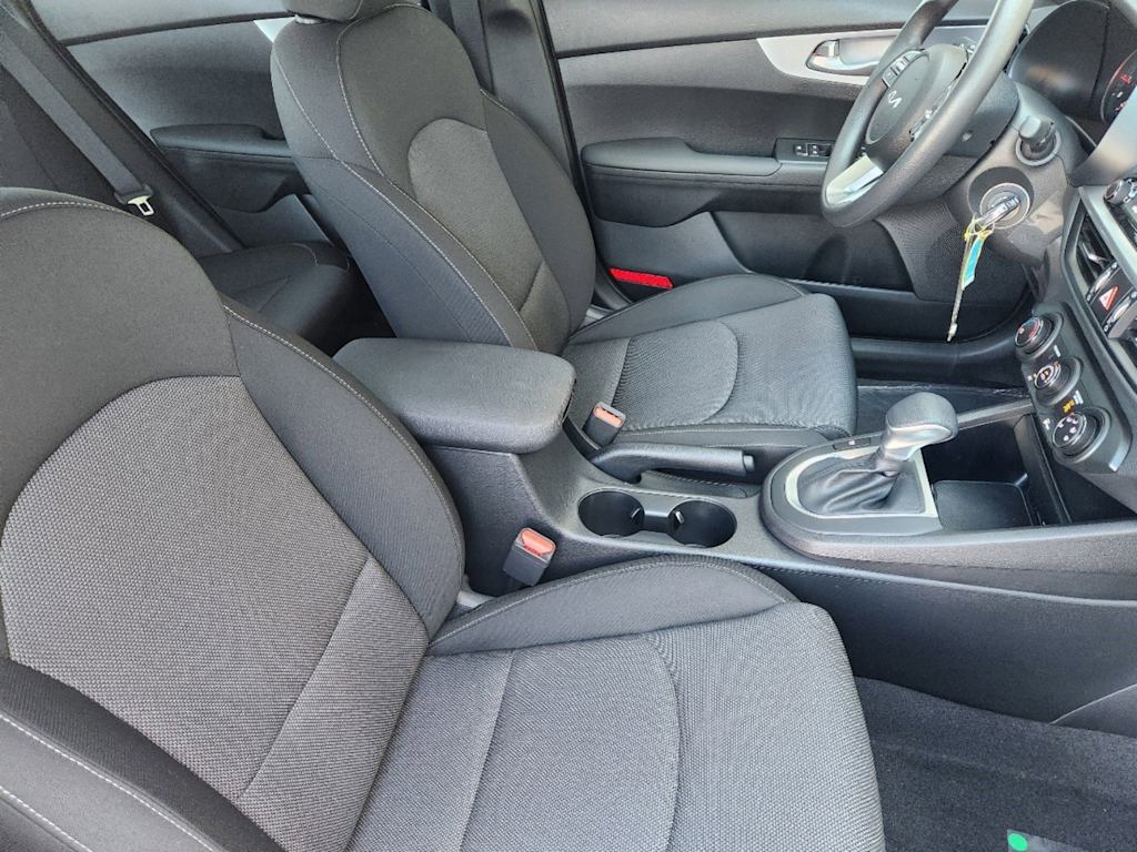 2024 Kia Forte LX 18