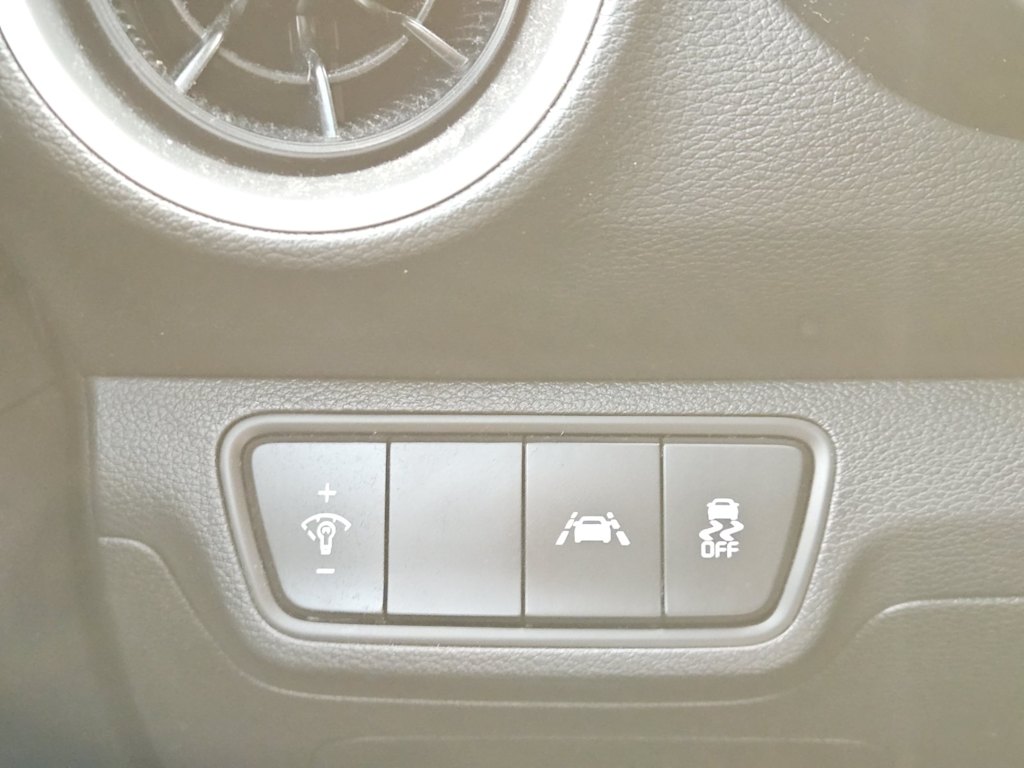 Thumbnail: 2021 Kia Forte - 26