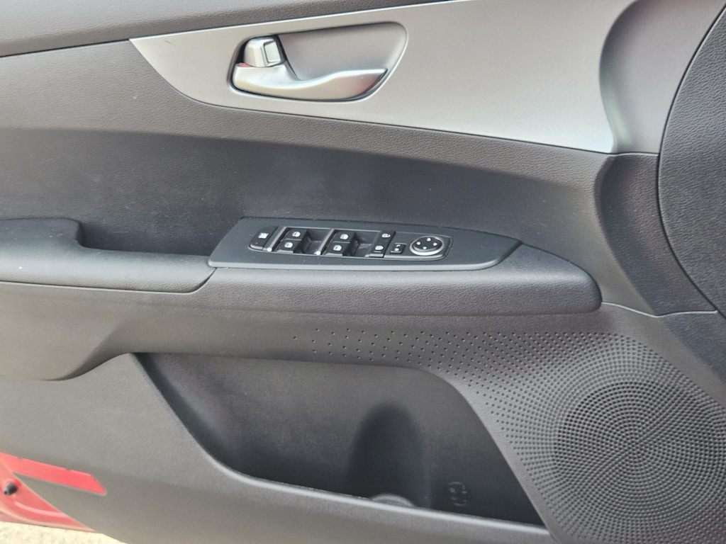 Thumbnail: 2021 Kia Forte - 27