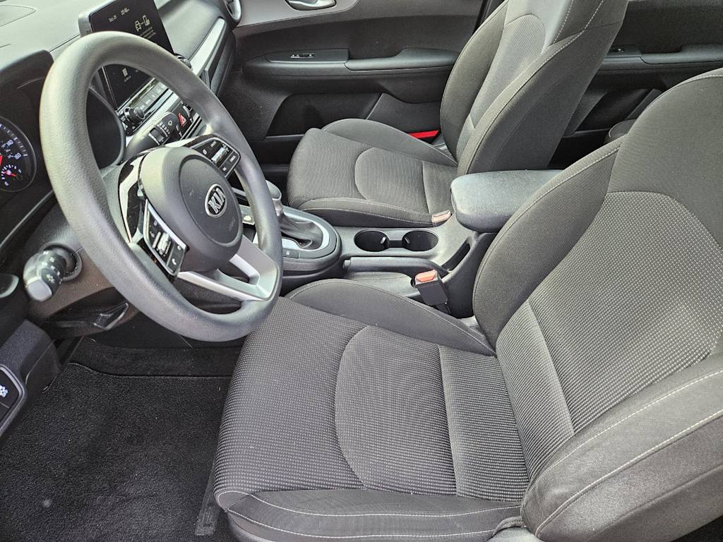Thumbnail: 2021 Kia Forte - 9