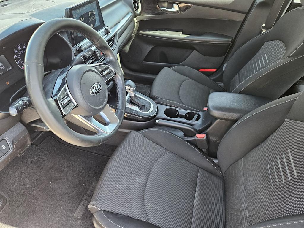 Thumbnail: 2019 Kia Forte - 8