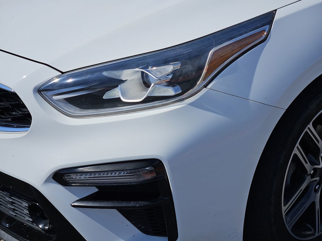 Thumbnail: 2019 Kia Forte - 17