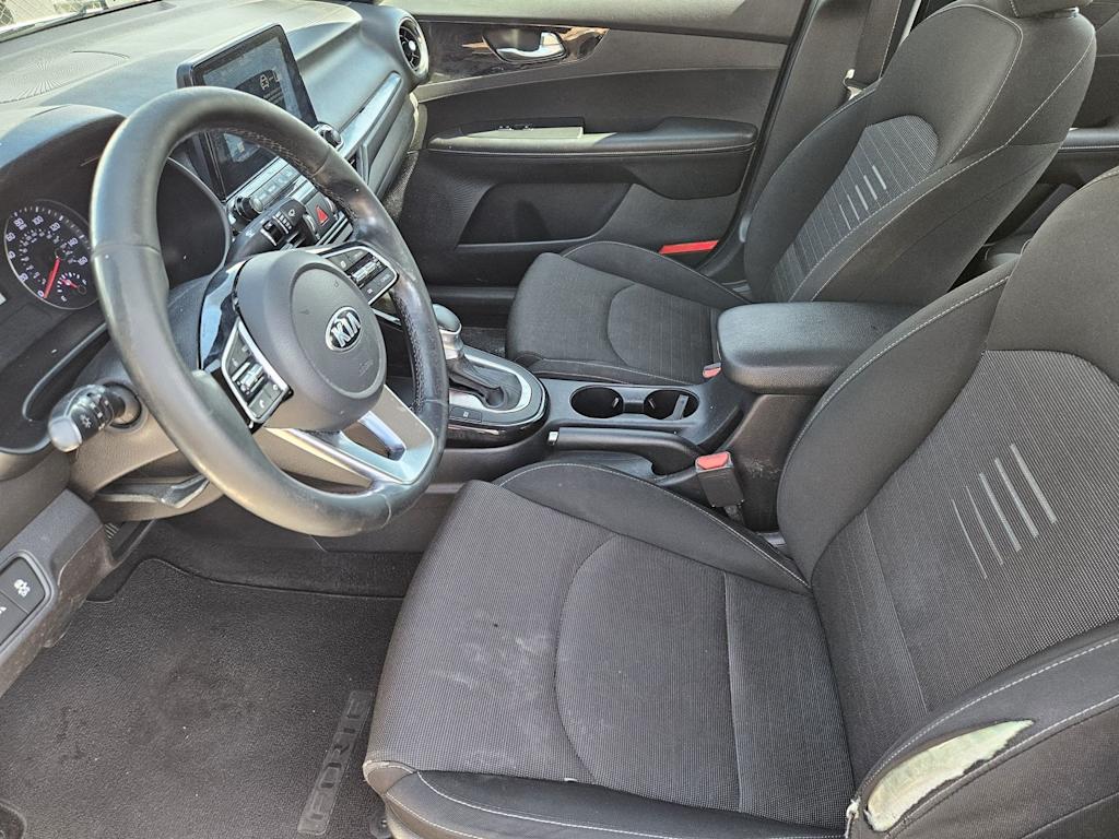 Thumbnail: 2019 Kia Forte - 9