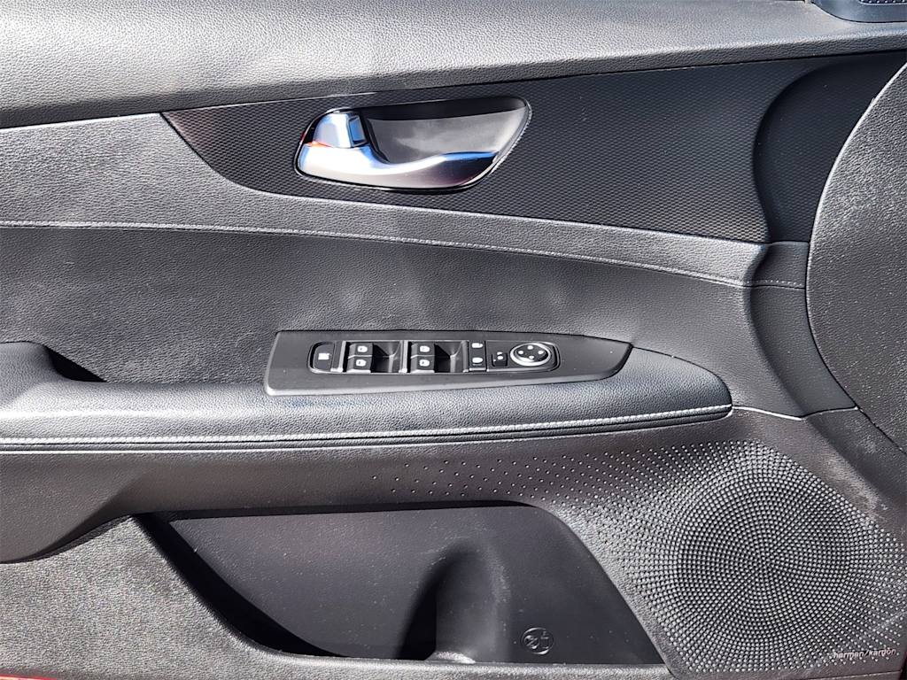 Thumbnail: 2023 Kia Forte - 28