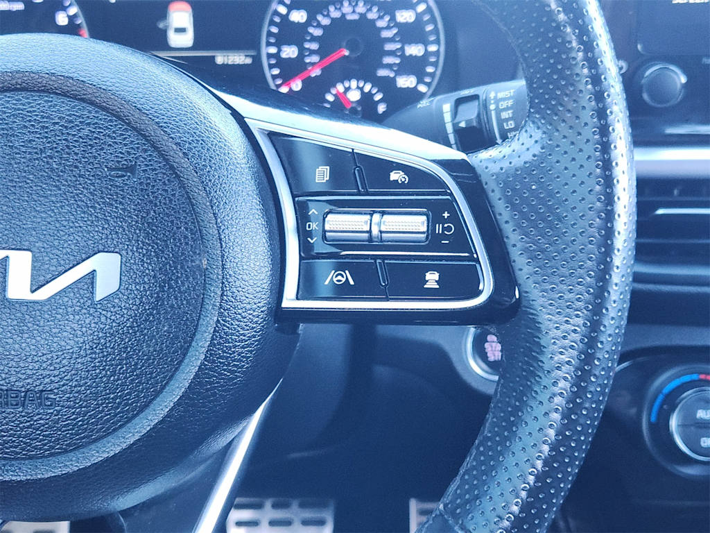 Thumbnail: 2023 Kia Forte - 32