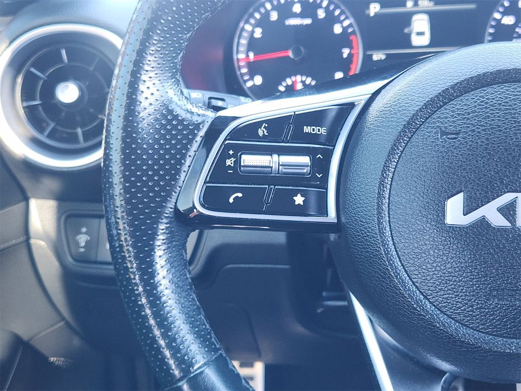 Thumbnail: 2023 Kia Forte - 31