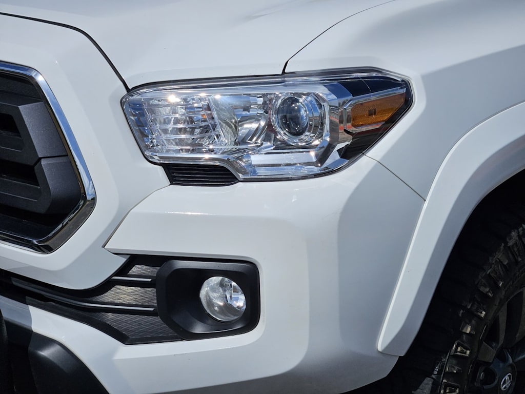 Thumbnail: 2023 Toyota Tacoma - 19