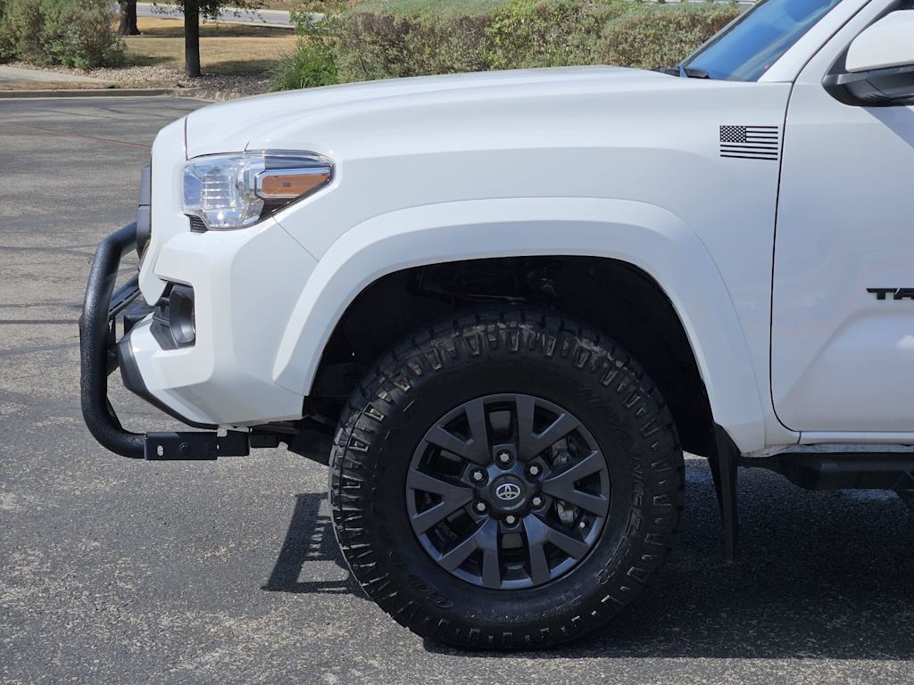 Thumbnail: 2023 Toyota Tacoma - 6