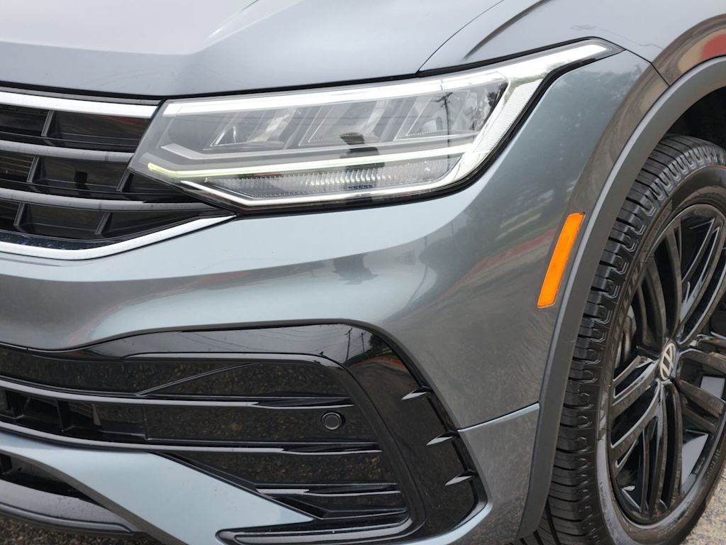 Thumbnail: 2022 Volkswagen Tiguan - 19