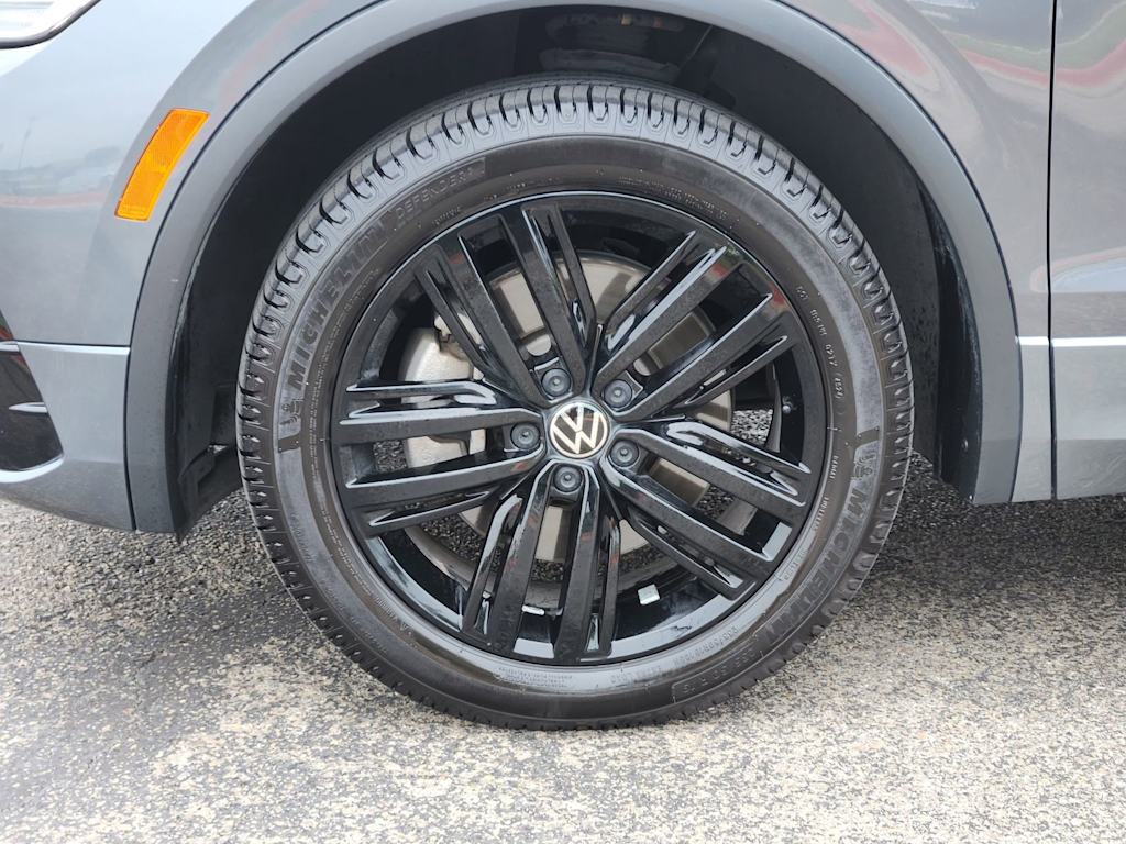 Thumbnail: 2022 Volkswagen Tiguan - 20