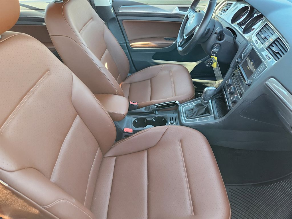 Thumbnail: 2017 Volkswagen Golf - 10