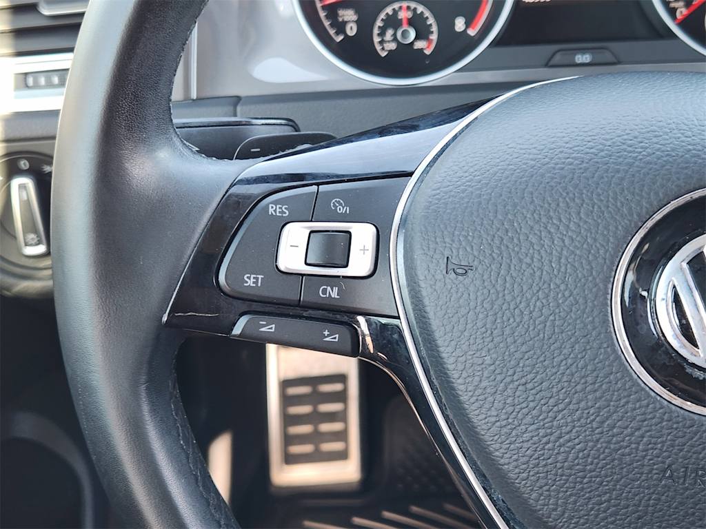 Thumbnail: 2017 Volkswagen Golf - 29