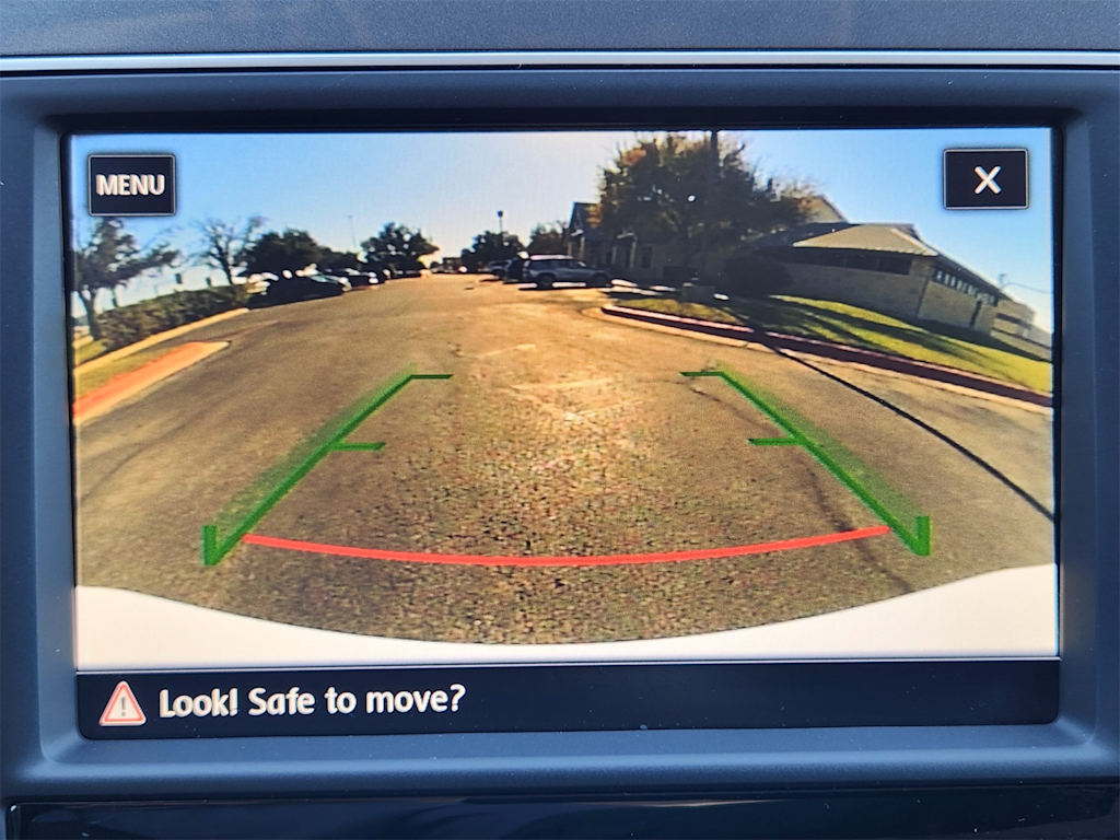 Thumbnail: 2017 Volkswagen Golf - 25