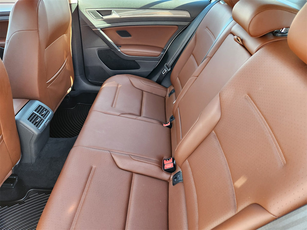 Thumbnail: 2017 Volkswagen Golf - 11