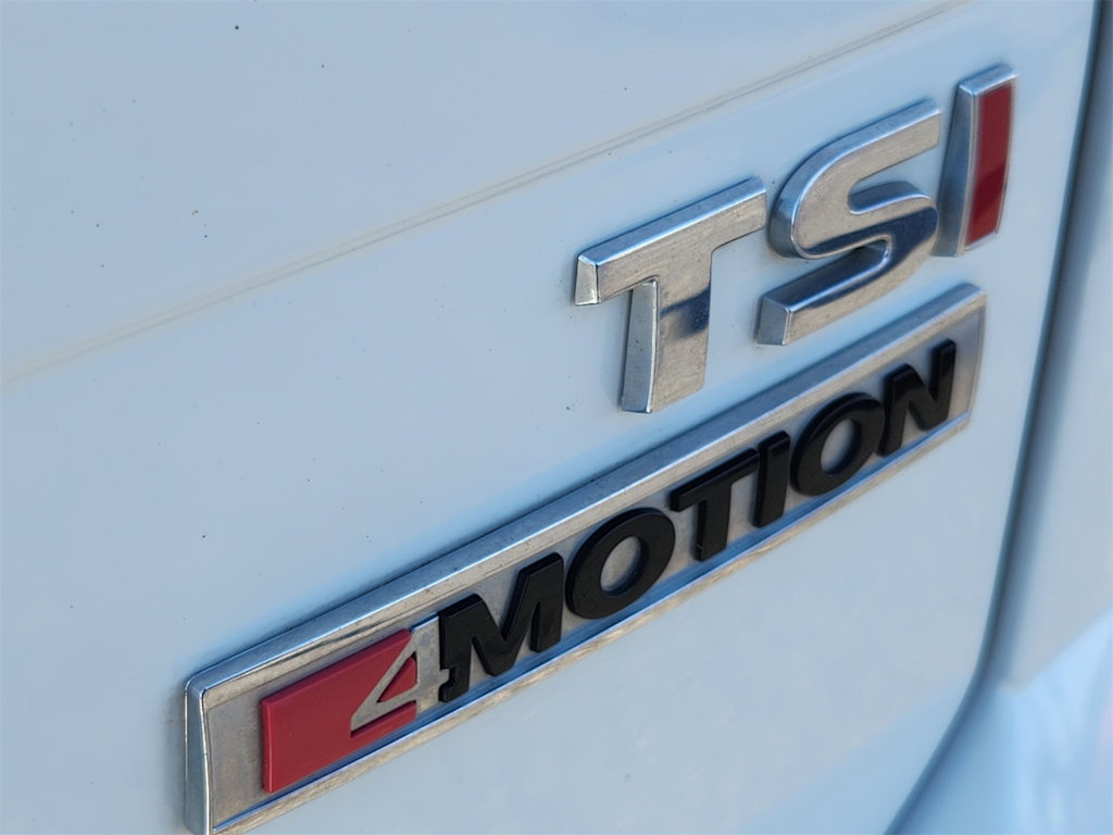 Thumbnail: 2017 Volkswagen Golf - 23