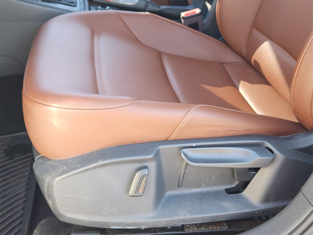 Thumbnail: 2017 Volkswagen Golf - 28