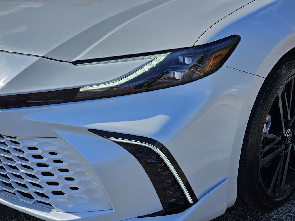 Thumbnail: 2025 Toyota Camry - 18