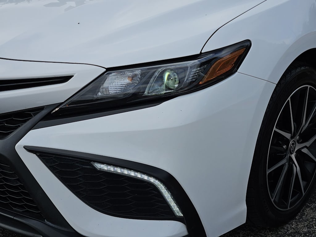 Thumbnail: 2022 Toyota Camry - 19