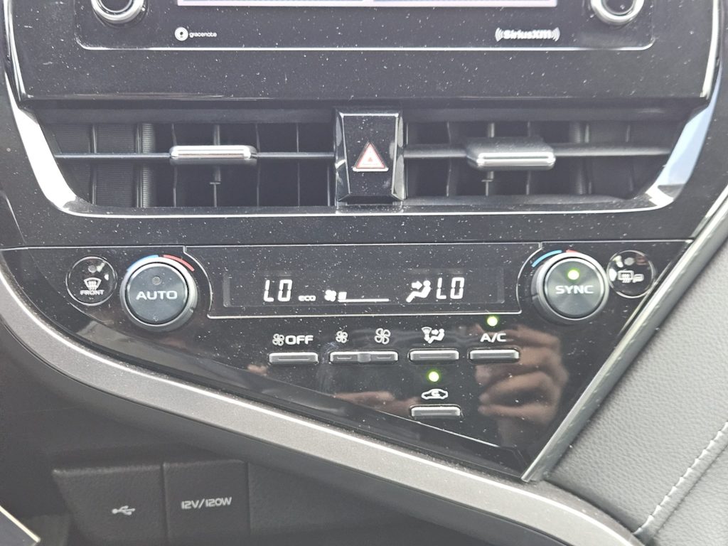 Thumbnail: 2022 Toyota Camry - 25
