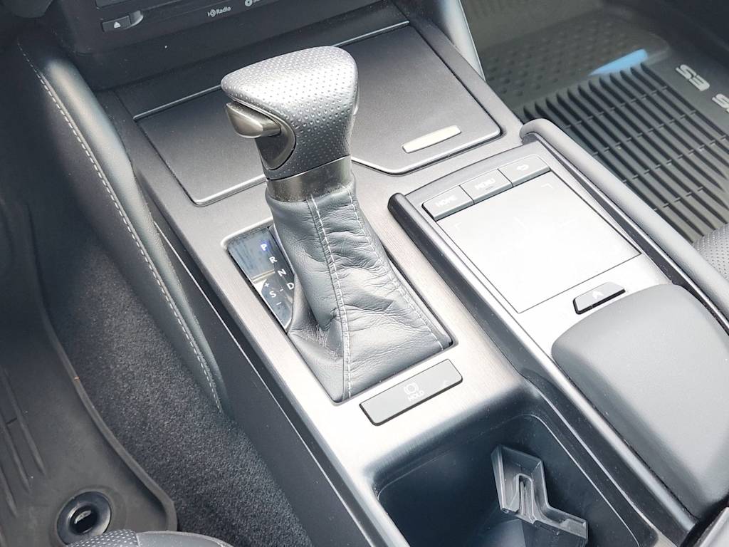 Thumbnail: 2020 Lexus ES - 12