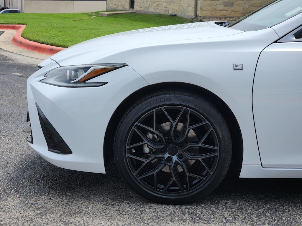 Thumbnail: 2020 Lexus ES - 5
