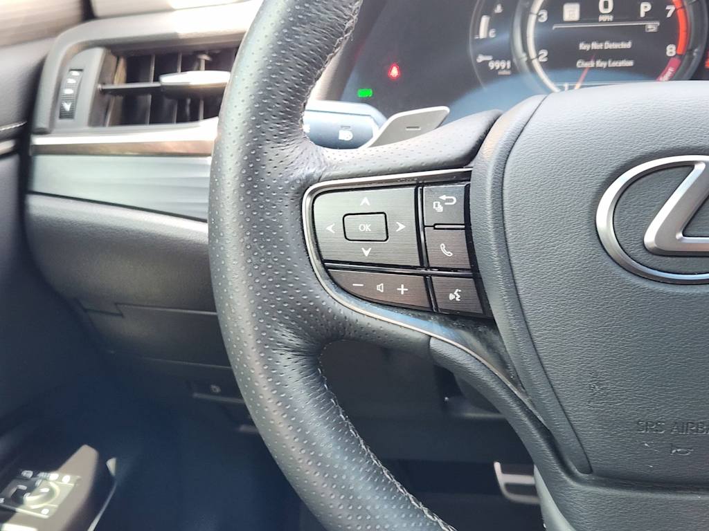 Thumbnail: 2020 Lexus ES - 32