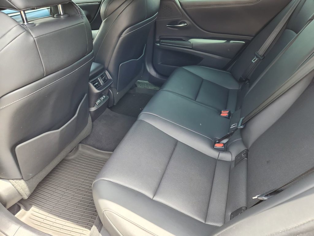 Thumbnail: 2020 Lexus ES - 10