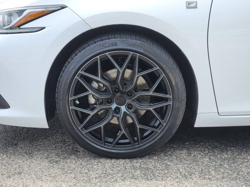 Thumbnail: 2020 Lexus ES - 20