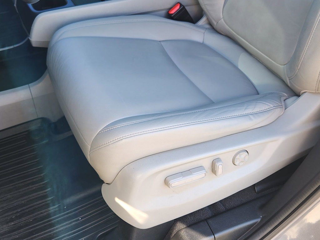 Thumbnail: 2020 Honda Odyssey - 30