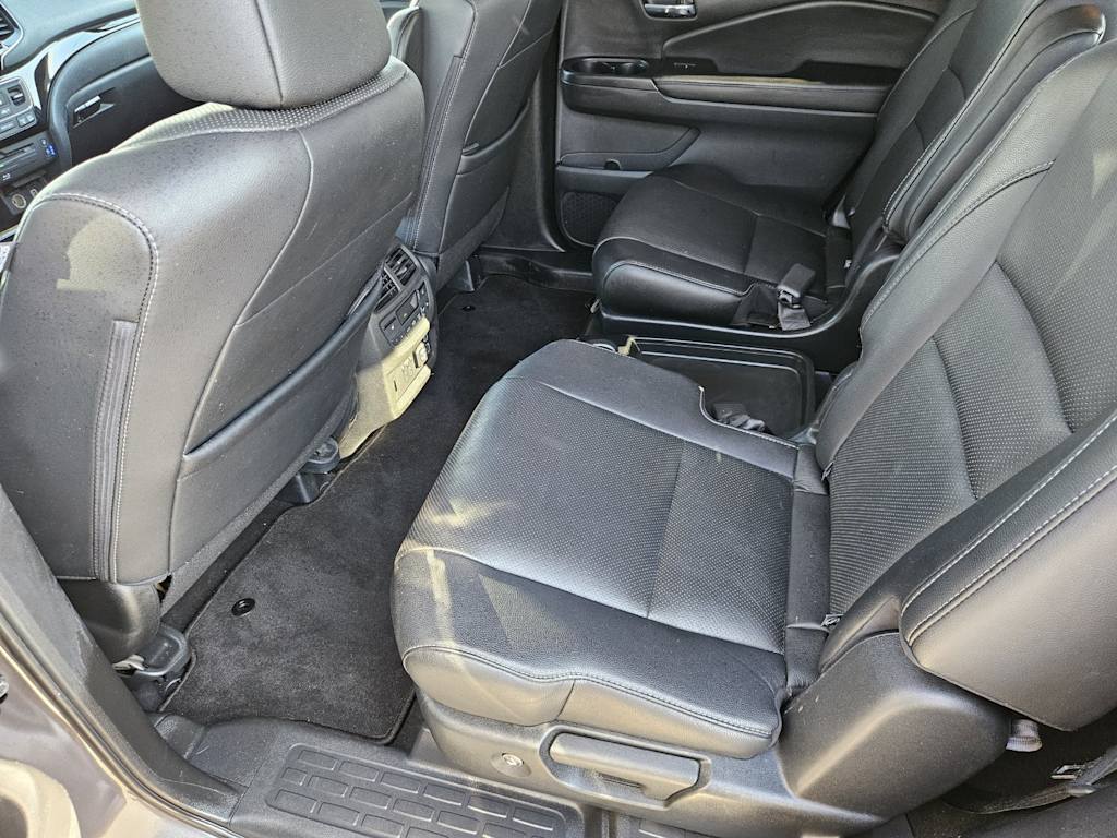 Thumbnail: 2019 Honda Pilot - 10